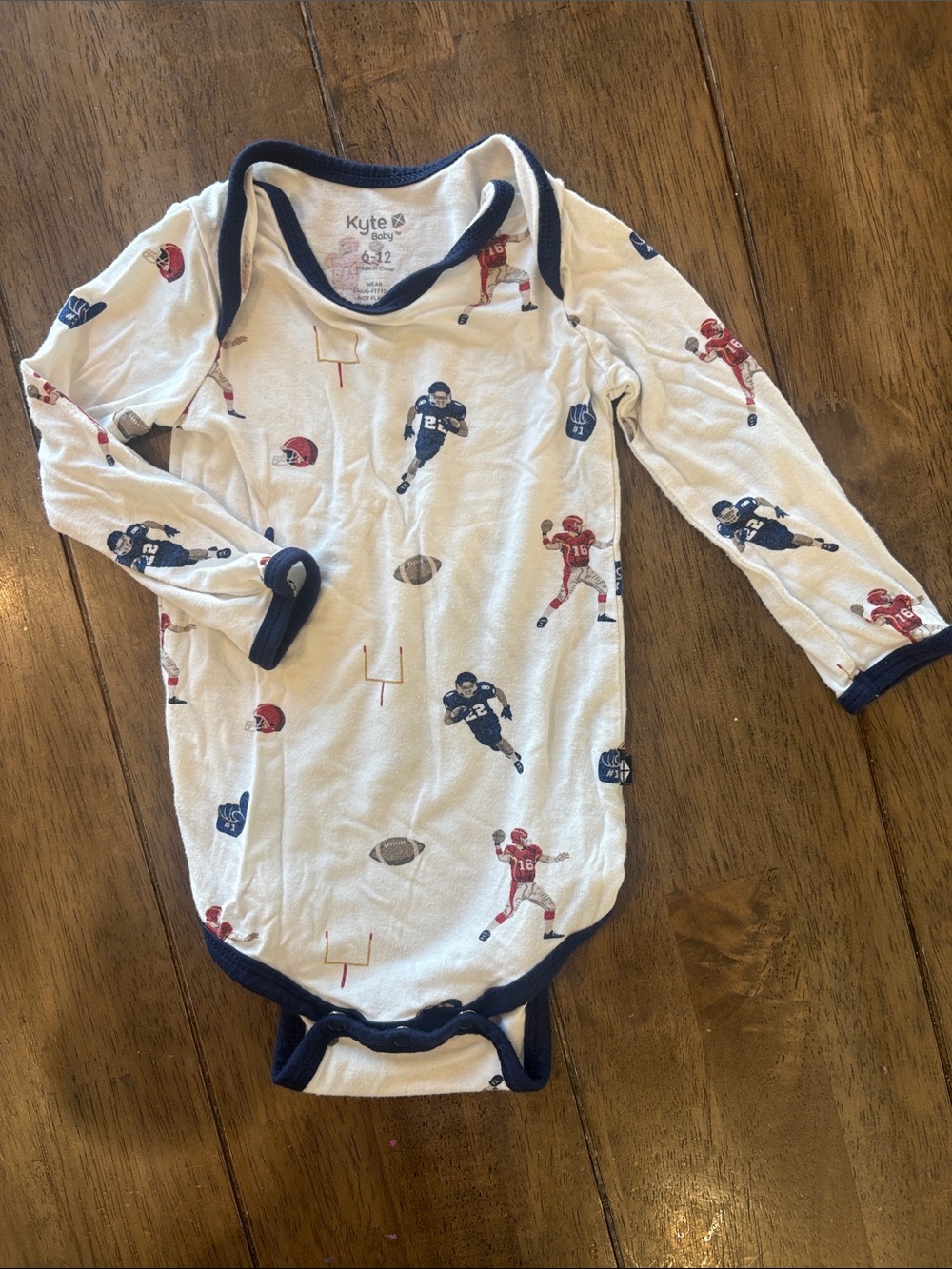 Kyte BABY Bamboo White Long-Sleeve Football Bodysuit. Size 6-12 mos. EUC.